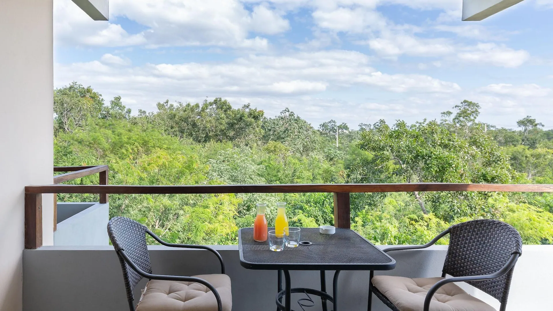 Los Amigos Tulum 0*,
